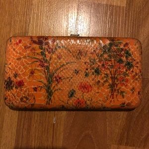 Frame floral wallet